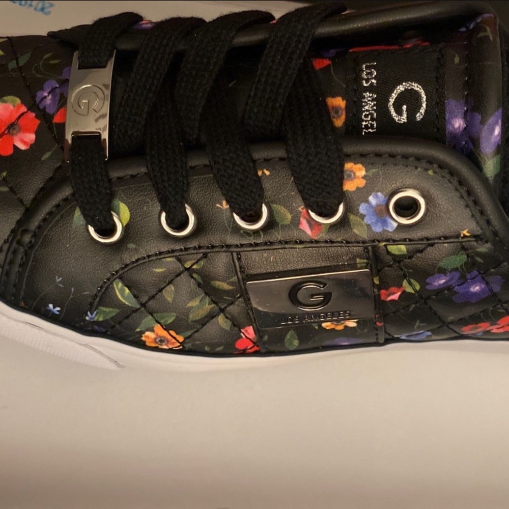 GUESS shoes - Picture 2 of 2